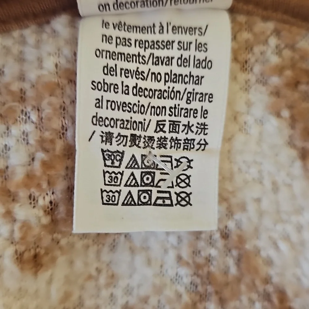 PINK Tan and Cream Fleece Pullover Size M NWOT - Picture 4 of 5